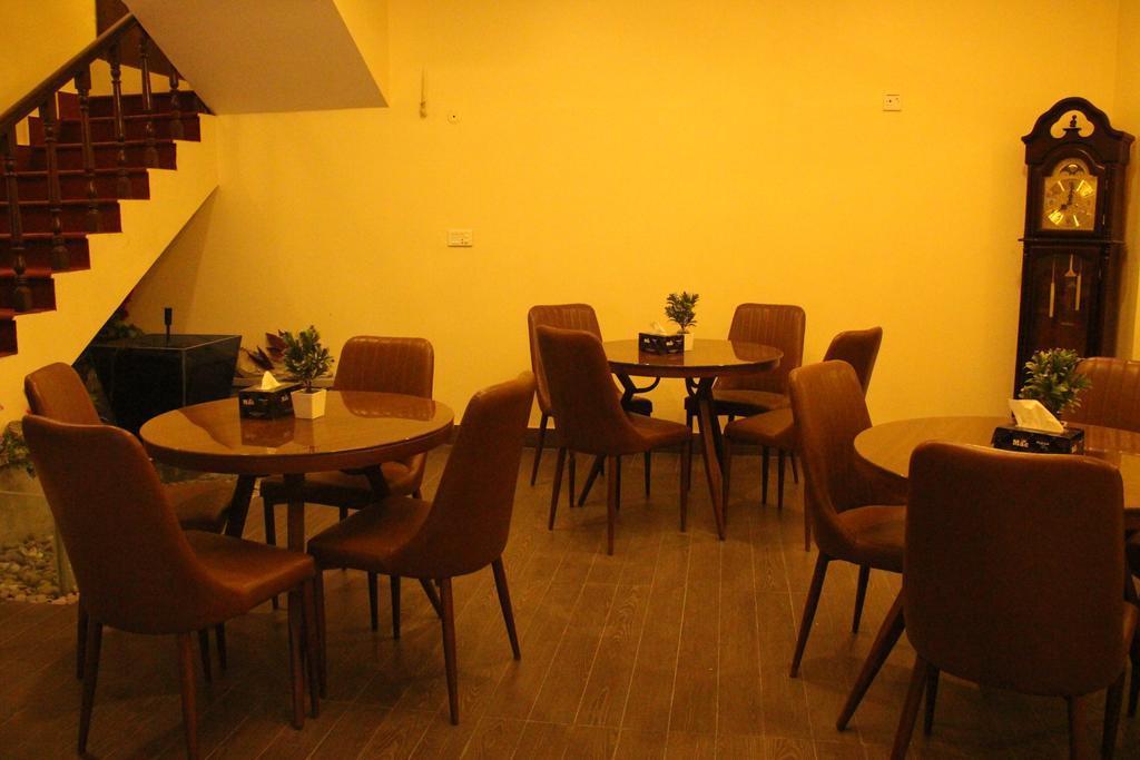 Luxury Inn Karachi Exteriör bild