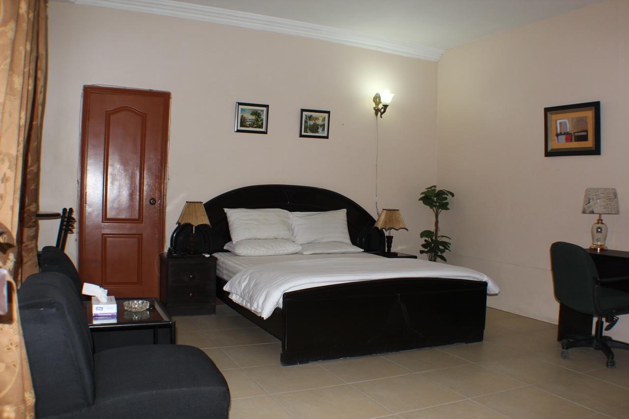 Luxury Inn Karachi Exteriör bild